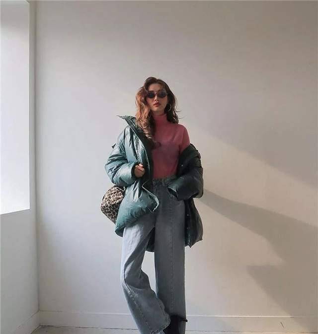 风衣|快把“风衣”收起来！今年冬天流行这样穿“羽绒服”，时髦又保暖