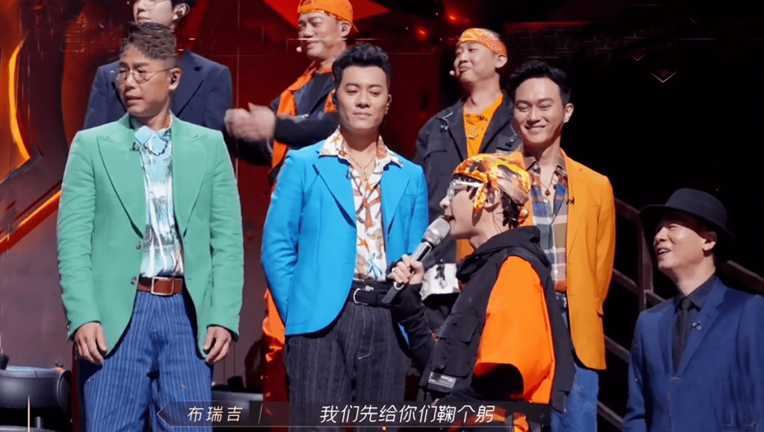 张晋|《哥哥》三公造型齐翻车：大湾区风格跑偏，张晋阵营像丐帮，张智霖撑门面