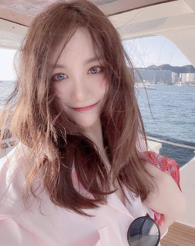 一夜成名的宋小宝二婚老婆长得貌美如花两个龙凤胎漂-