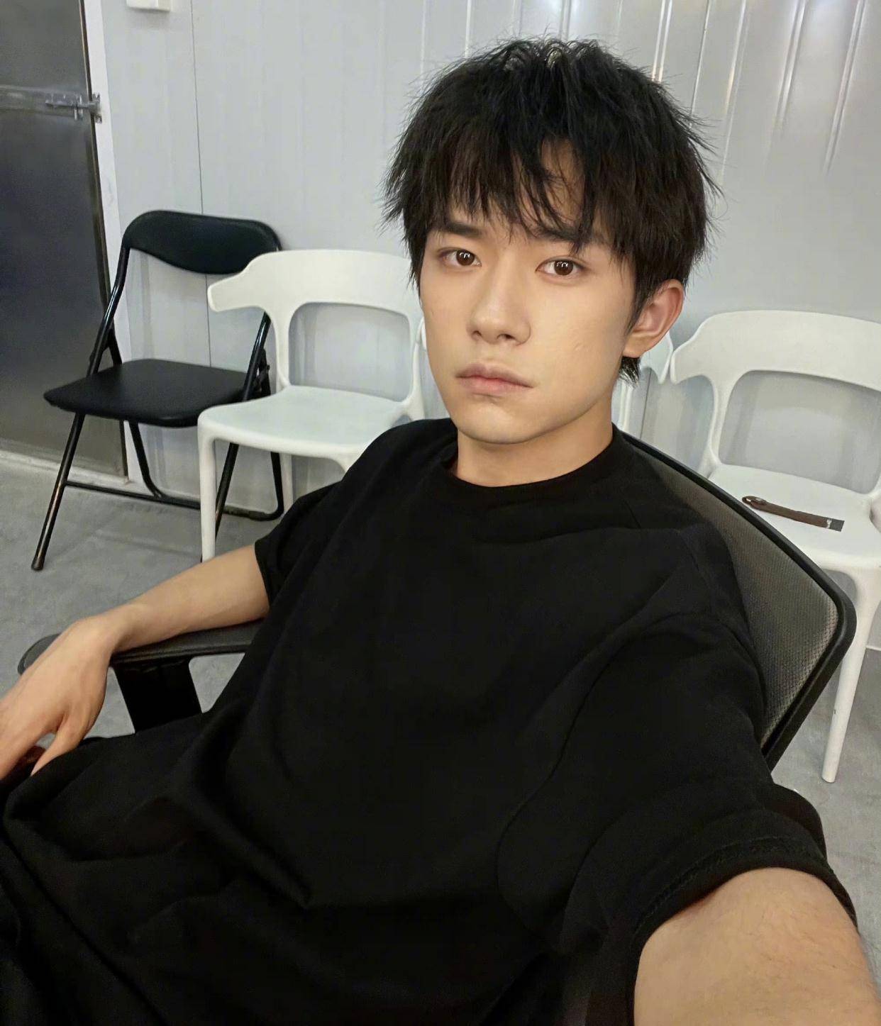 易烊千玺的电影为什么不上映 ce00016ffb0c4c73ae3789e8d8093522.jpeg