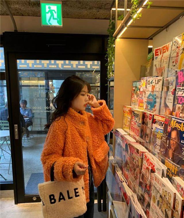 黑色|女人冬天时不时髦，关键看有没有这3款外套，时髦显气质，超百搭