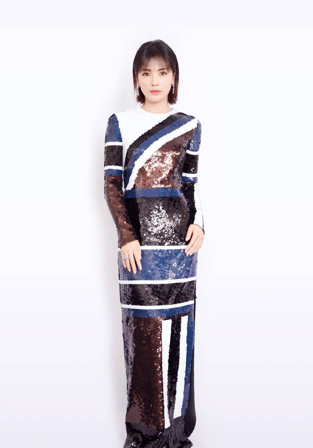 女士|刘涛剪短发太美了，穿星空裙风采不减当年，41岁看着像20岁