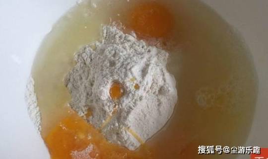 做法|土豆配鸡蛋,营养更全面,这样的早餐饼好吃又好做,10分钟上桌