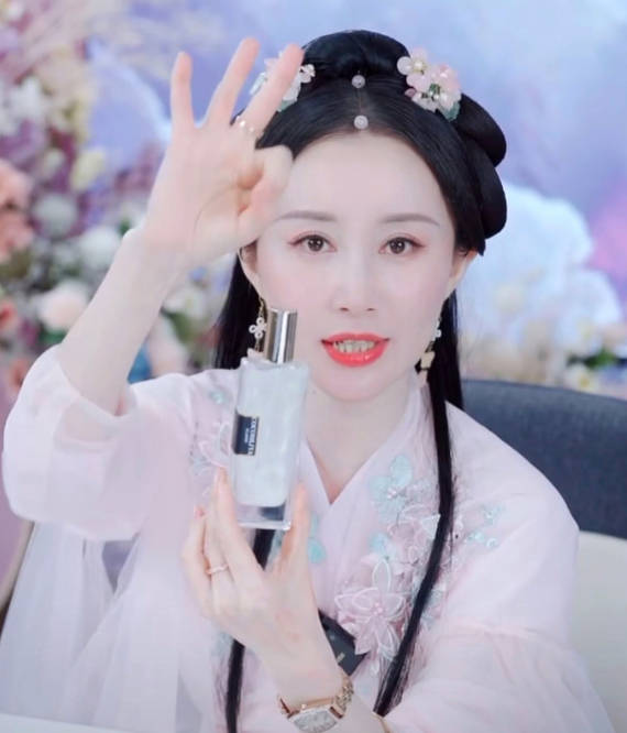 舒畅直播间是多少号 c4b2b3e0f8f14da78d76f0c16e4d6009.jpeg