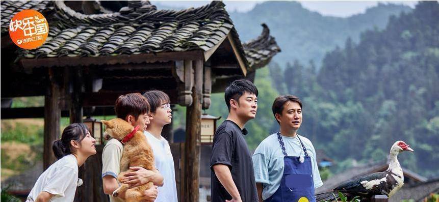 陈赫|《向往5》黄磊厨艺遭质疑, 那英一番话撕开遮羞布, 何炅顿时尴尬