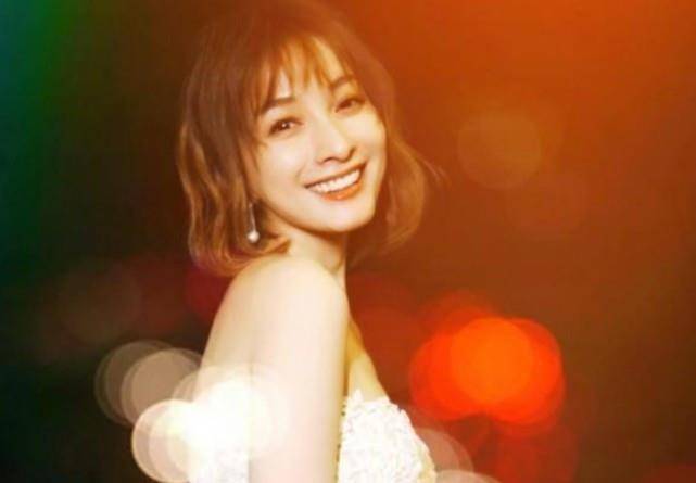 节目组|古力娜扎成常驻嘉宾？站何炅旁边与谢娜平起平坐，将吴昕挤到角落