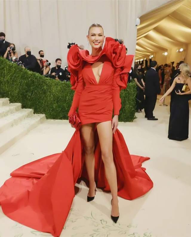 Rihanna|有群芳斗艳也有群魔乱舞！来看九月Met Gala红毯有哪些神仙与妖怪