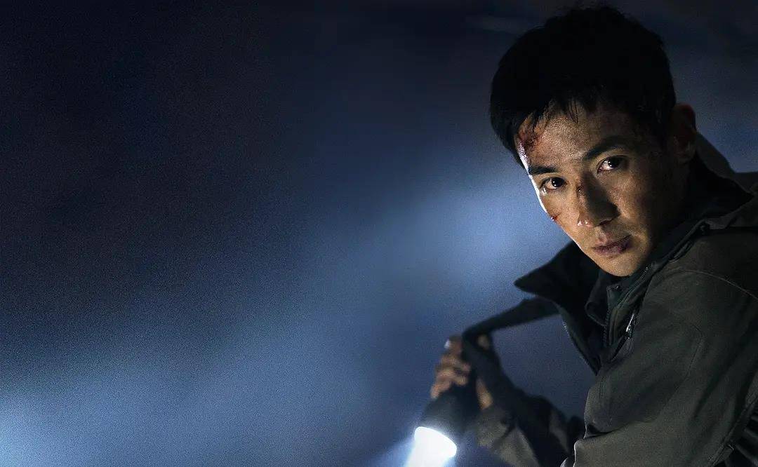 小洪|朱一龙新电影《峰爆》上映，上演中国式救援，看完直接破防了