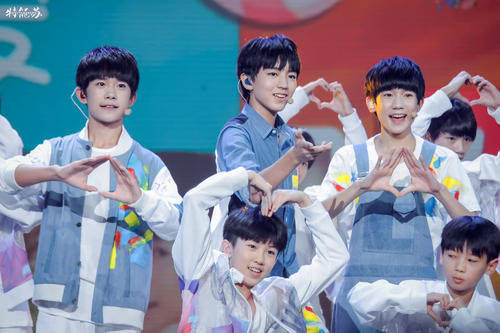 tfboys一同出現在中秋晚會,但是沒一起表演,他們還會再合體嗎?