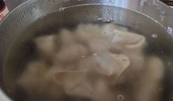 辣椒粉|秋天的早餐,吃它最舒服,一大碗下肚,超满足,几分钟就上桌