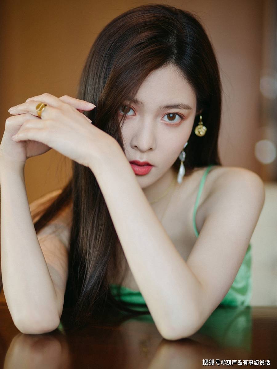 原创张一山与小四岁女友宋妍霏同居杨紫和张一山到底是怎样的关系