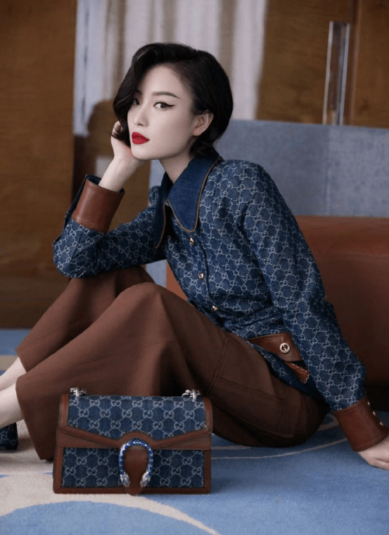 教科书 倪妮素颜游客照好清纯,气质太好了,“教科书式”穿搭不能错过