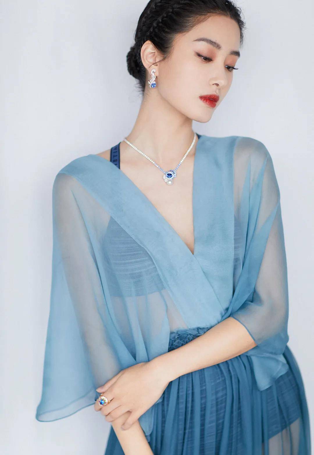 标准2021美女标准又变了，厚唇大嘴也能美出天际，真是太赞了