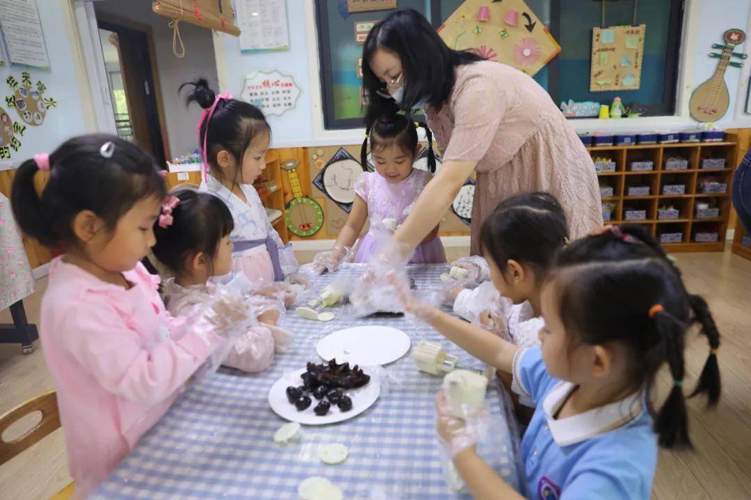 节日|吃月饼、做灯笼……航天基地这样欢度中秋佳节！