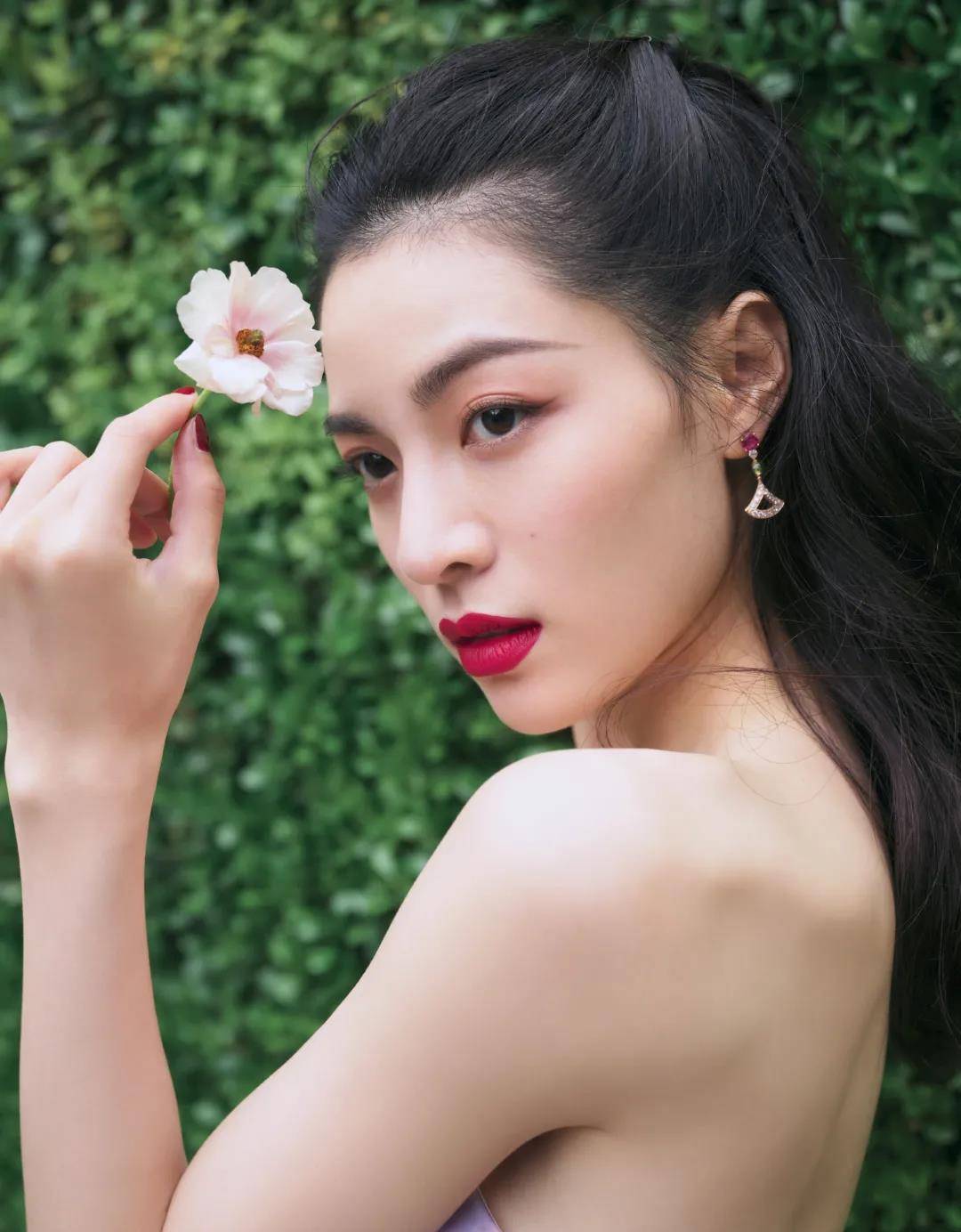 标准2021美女标准又变了，厚唇大嘴也能美出天际，真是太赞了