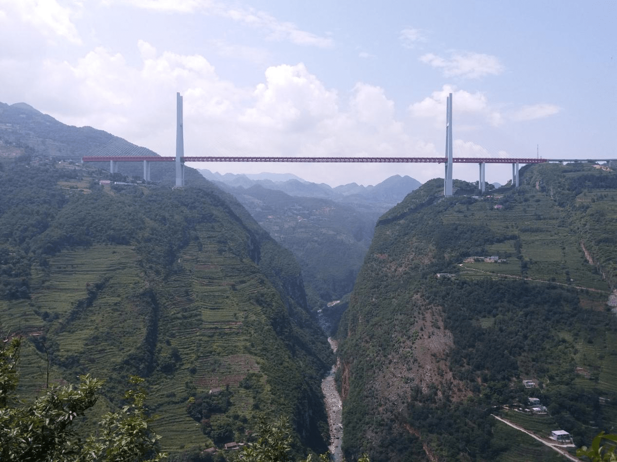 足足200层楼高？中国建世界第1高桥，开车就像在云端开飞机