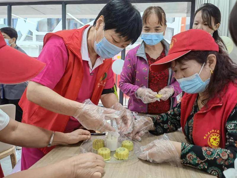 节日|吃月饼、做灯笼……航天基地这样欢度中秋佳节！