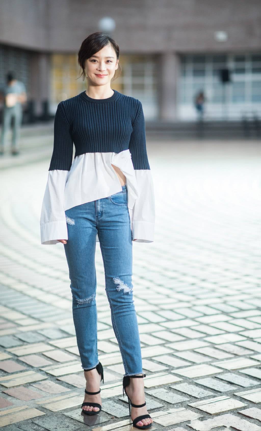 操作 袁姗姗又解锁新搭配,居然能够一次穿下两条短裤,这波操作给满分