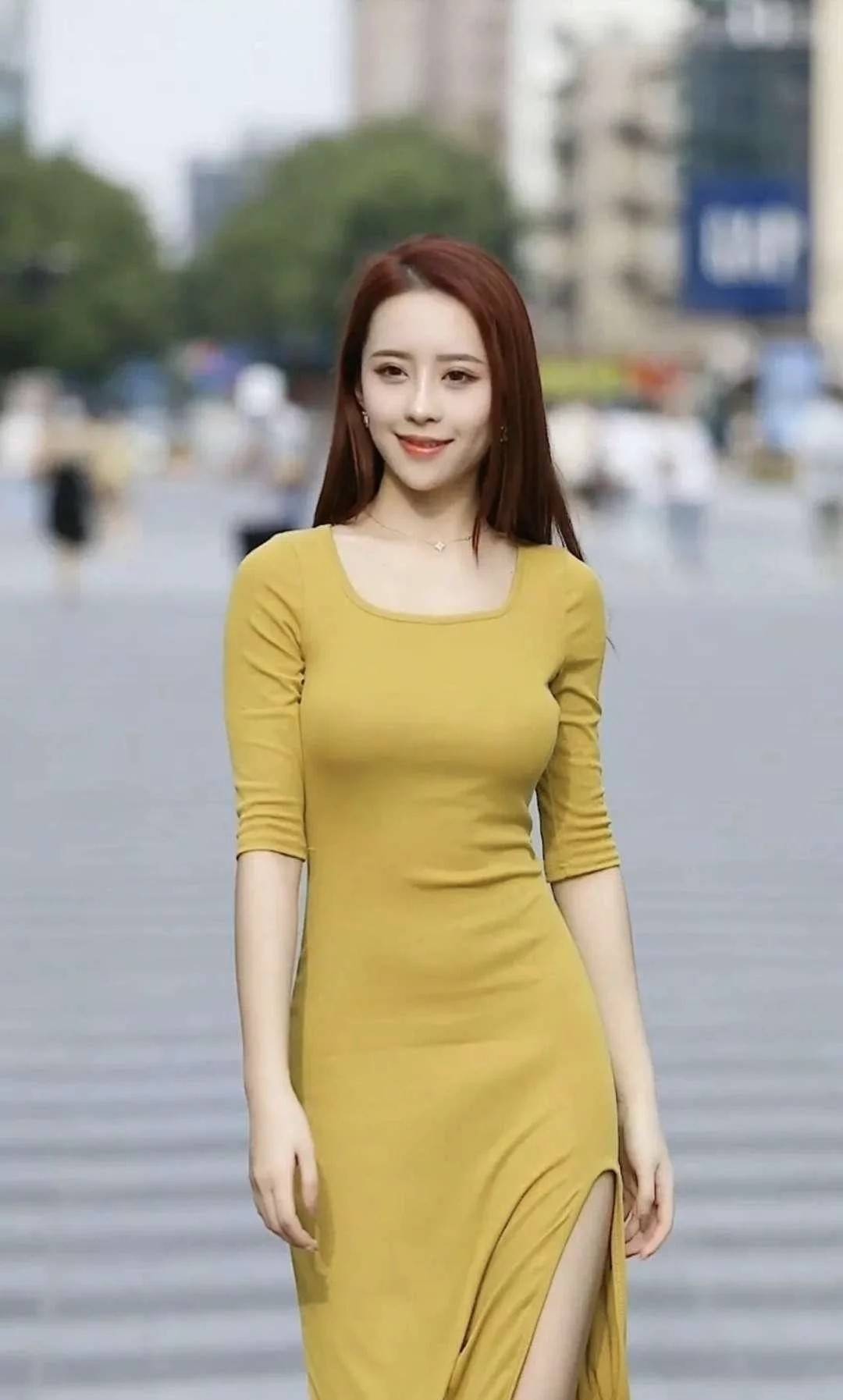 身材|这件长裙的面料选择更加贴合肌肤，柔软又平滑，恬静度极佳