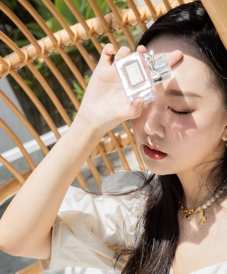 bb“素颜”和“经常化妆”的女人区别多大，看脸上这5点，一目了然