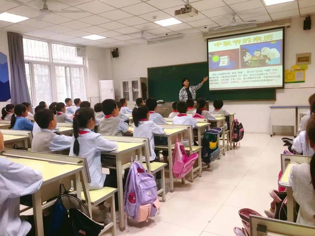 节日|吃月饼、做灯笼……航天基地这样欢度中秋佳节！