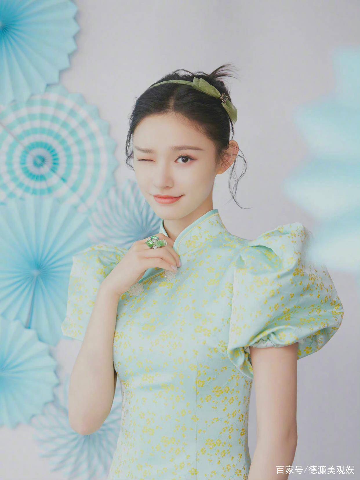胡杏儿 大湾区中秋晚会:温碧霞露肩妩媚,赵丽颖又仙又欲,舒淇惊艳全场