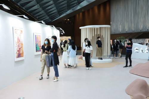 官宣 UbrasX天猫超级品牌日,携手刘雯演绎新舒适关系