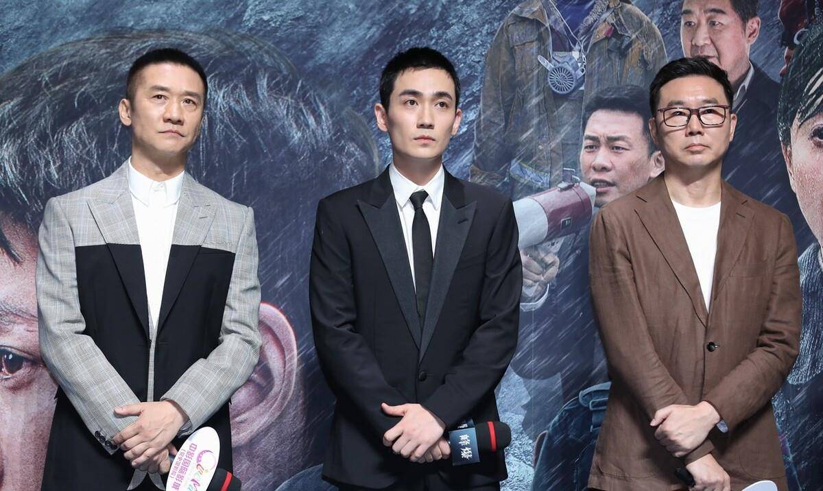 运镜太|已经不是在“演”,而是就是洪翼舟