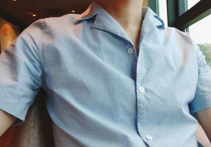 公众 穿短袖衬衫都是油腻大叔、乡村Tony？型男也穿，但款式跟你不一样