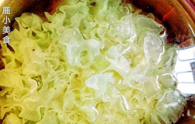 银耳怎么出胶最快最好 650a71a2e5af4d34b791699cac7a86fd.jpeg