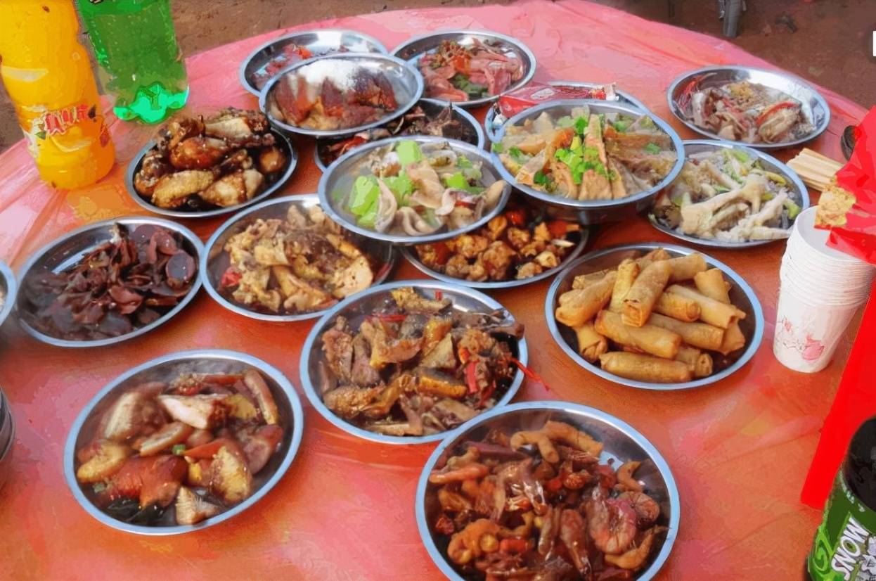 河南农村宴席上最馋人的糖激馍做法简单外酥里脆又解馋