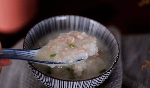 做法|天越冷,就越馋这早餐,简单一做,可口美味,又香又暖身