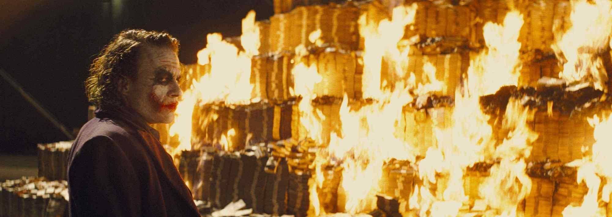 计划|希斯·莱杰为何被封神,深度解读《黑暗骑士》中的小丑