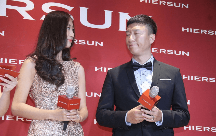 八卦爆料 孙红雷娶了个学霸老婆，年纪小身材好，穿闪亮裙装气质高级像明星