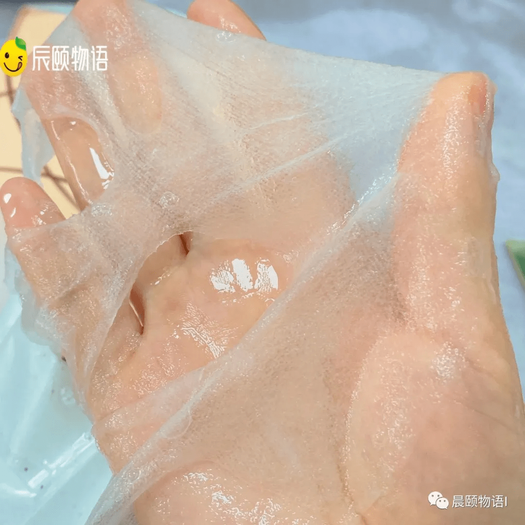 植物辰颐物语无水面膜：丝瓜精粹补水面膜——补水又锁水，素颜也发光