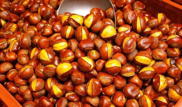 怎么加热糖炒栗子 041554706fbb4e35a7fb60d503f116df.jpeg