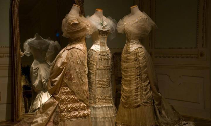 巴斯尔 欧洲古典服饰|这6部电影里有最好看的巴斯尔裙