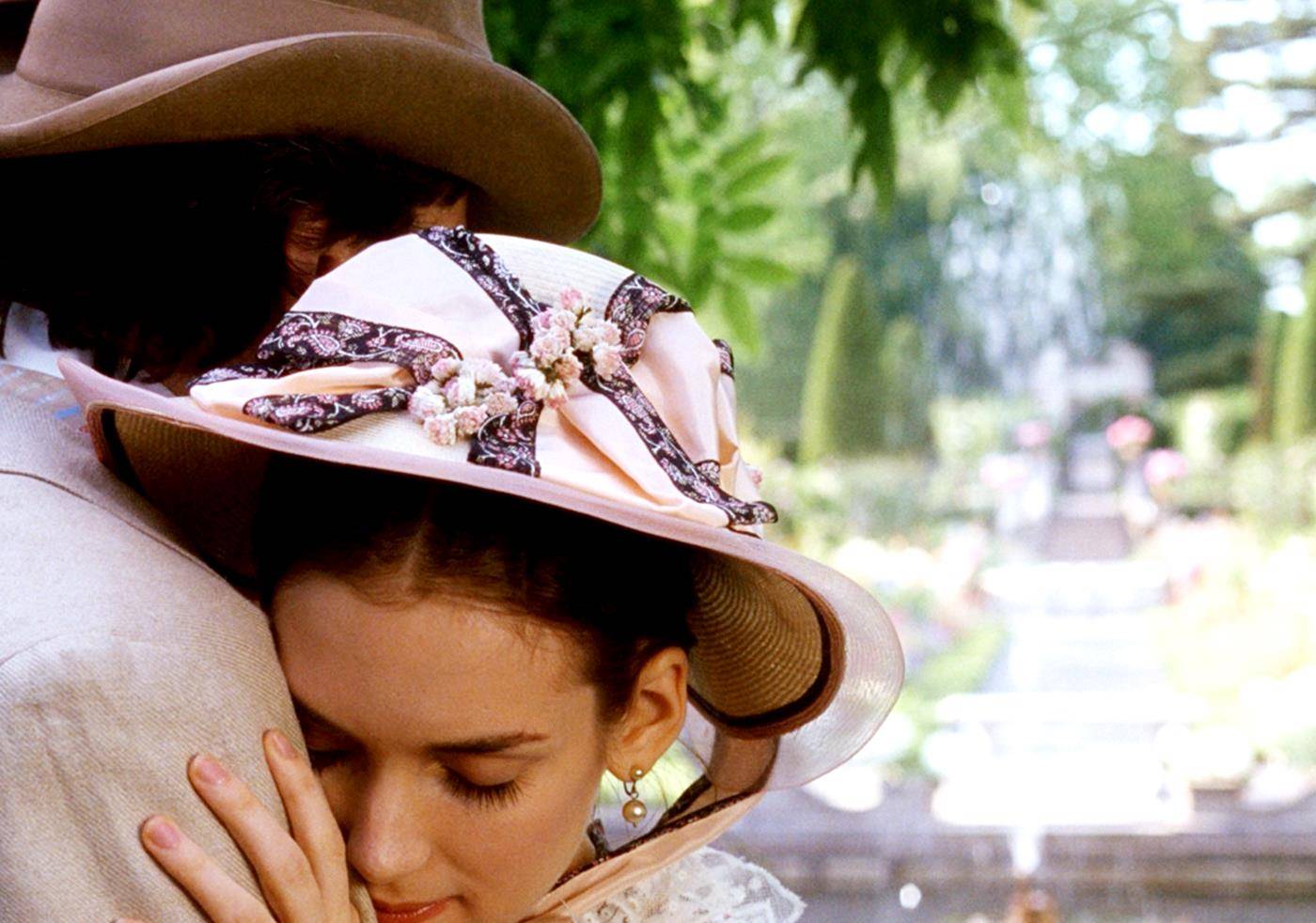 巴斯尔 欧洲古典服饰|这6部电影里有最好看的巴斯尔裙