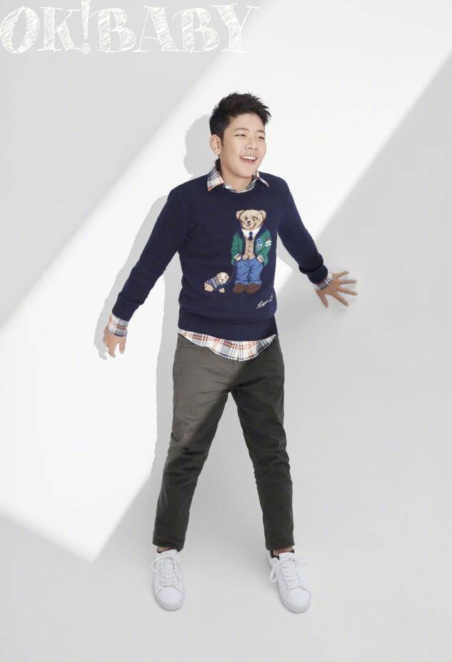 身材 郭涛14岁儿子疯长!首穿西装妈妈都得仰望,壮硕身材太有安全感