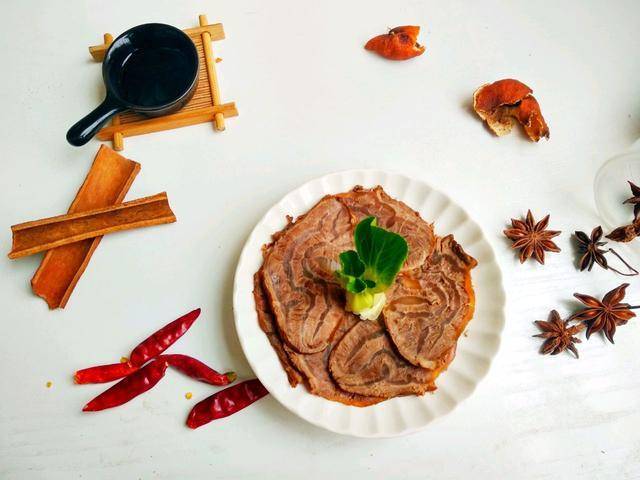 进行|电饭煲版卤牛肉，味道鲜香，制作简单，厨房小白也能轻松驾驭