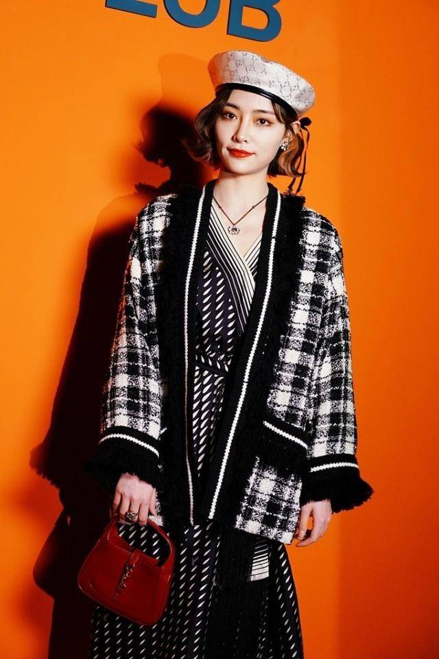 设计 女孩子对针织衫爱不释手,穿搭起来显瘦而又显气质,太有吸引力