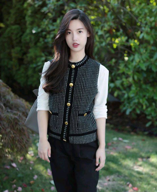 服装 爱美的女人没有年龄界限,只要会穿衣搭配,照样可以美得肆无忌惮