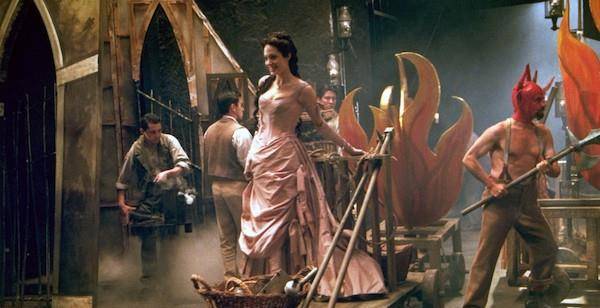 巴斯尔 欧洲古典服饰|这6部电影里有最好看的巴斯尔裙