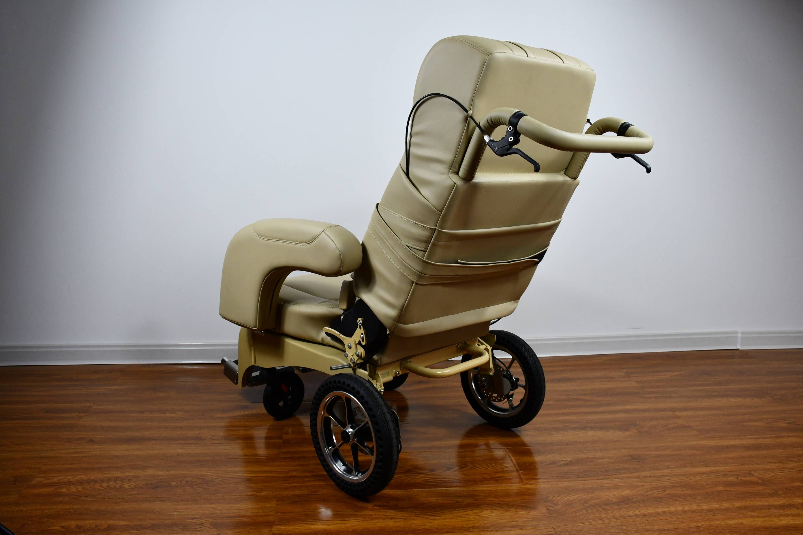 新款必看福祉升降旋转轮椅加装腿托款