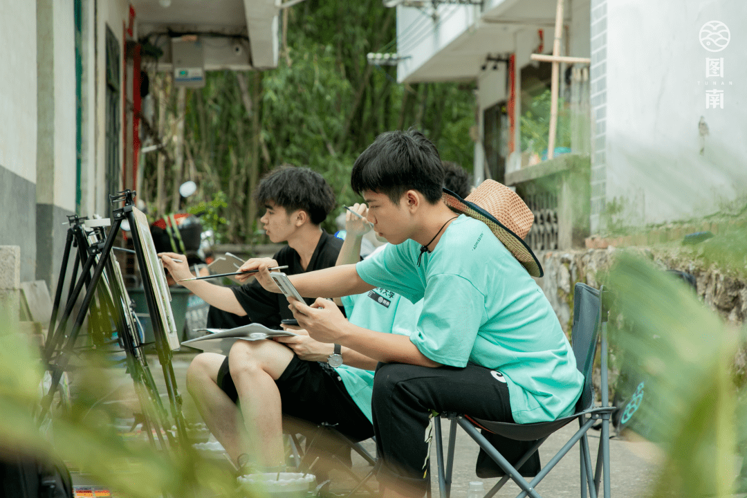 图南画室写生季远赴阳朔让课堂在青山绿水间