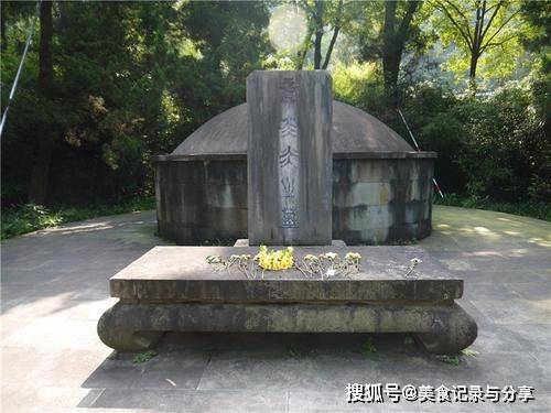 杭州曾有个荔枝峰石刻，可是却消失了一百多年，直到四年前才找到
