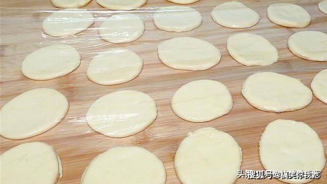 做法|早餐不要吃油条了，教你神奇做法，个个空心鼓大泡，15秒做一个