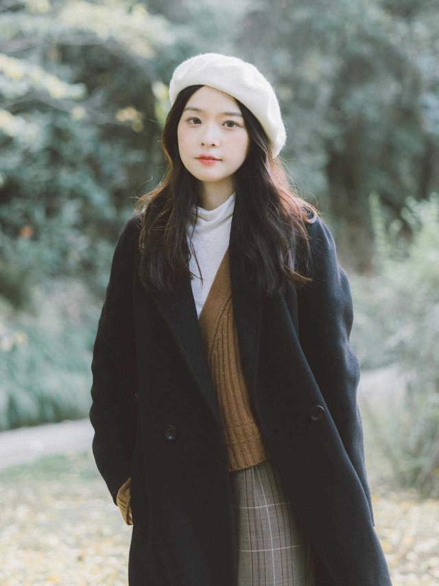 显得 小个子的秋天穿搭，白色西服搭配牛仔裤显高显瘦，显白又高级