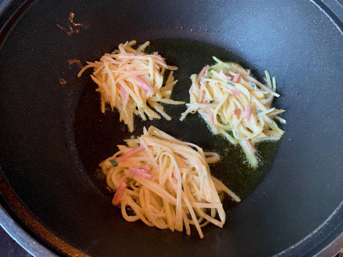 生活|软糯好吃的早餐土豆饼,简单又惊艳,简直不要太好吃