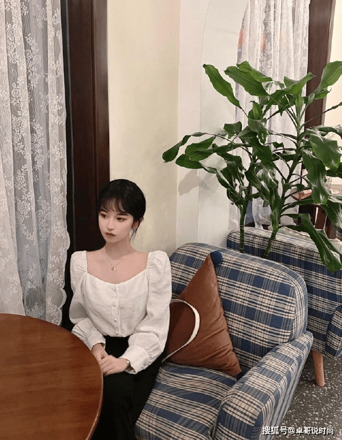 设计 留学小姐姐甜美穿搭，可爱又动人，网友：被甜到了